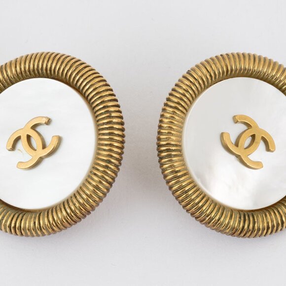 CHANEL Gold Earrings - Picture 10 of 11